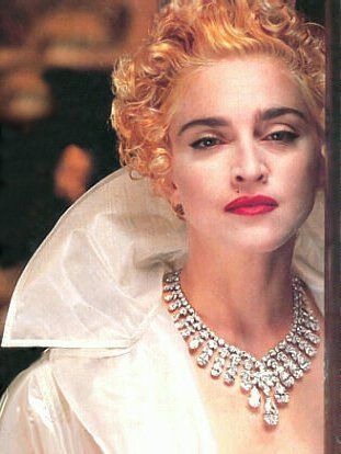 Giorgia Meloni dressed for the evening