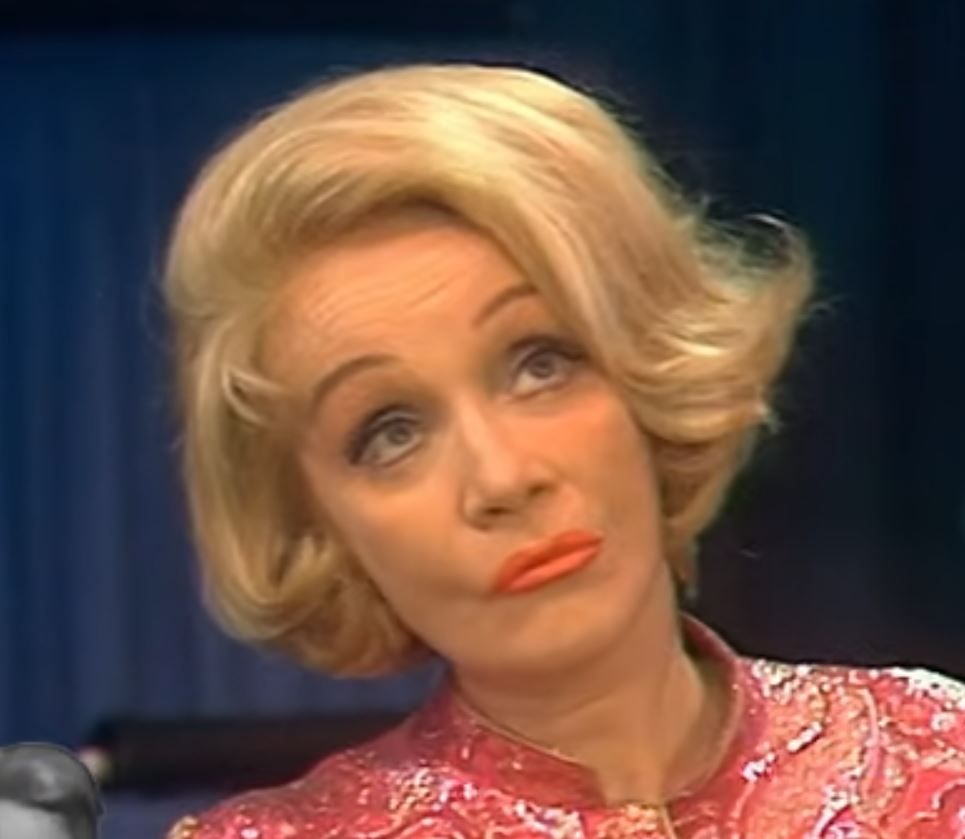 Giorgia Meloni 60s style