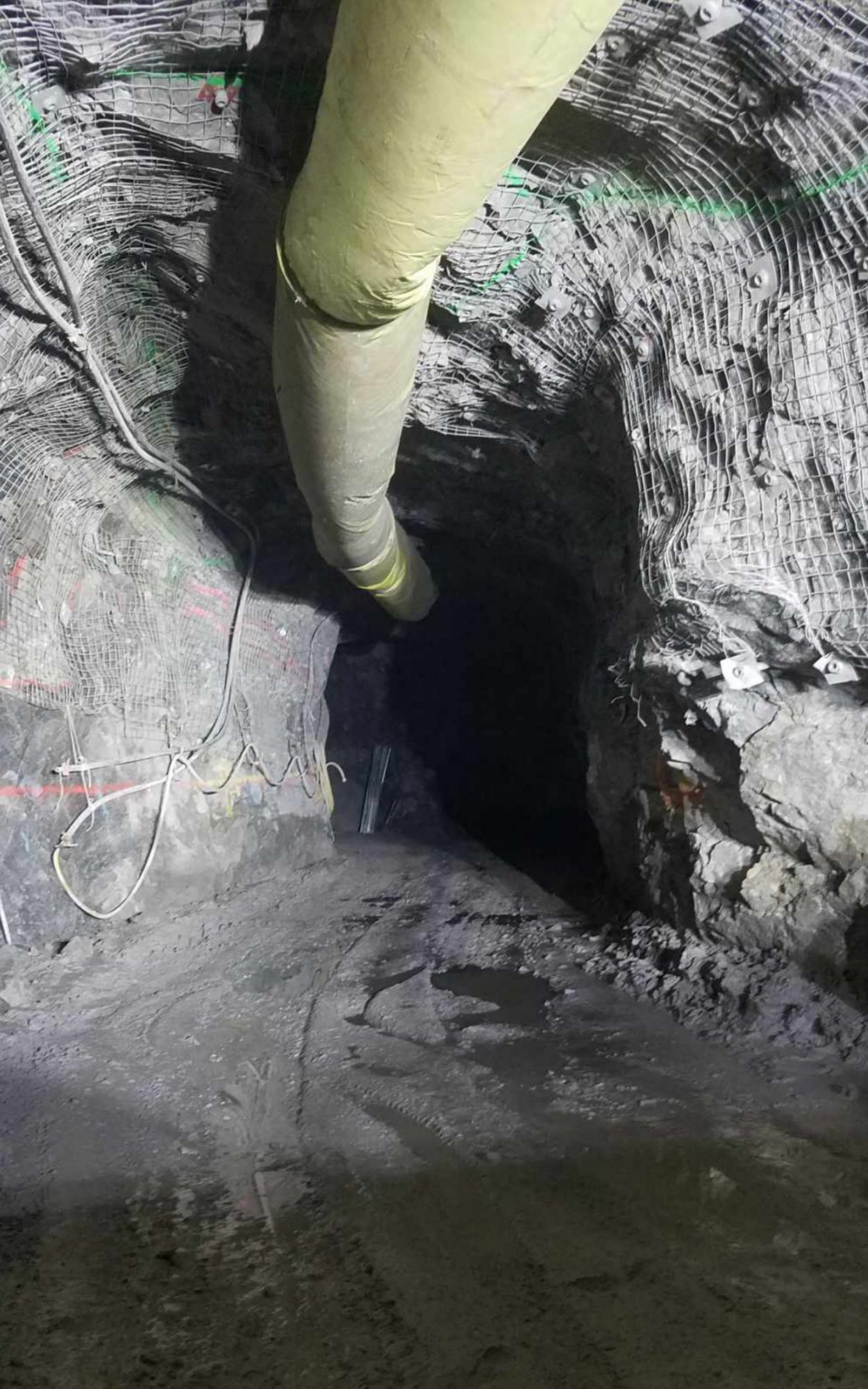 mining cave 3D Game Cinematic Feel, Epic 3D Videogame Graphics, Intricately Detailed, 8K Resolution, Dynamic Lighting, Unreal Engine 5, CryE...