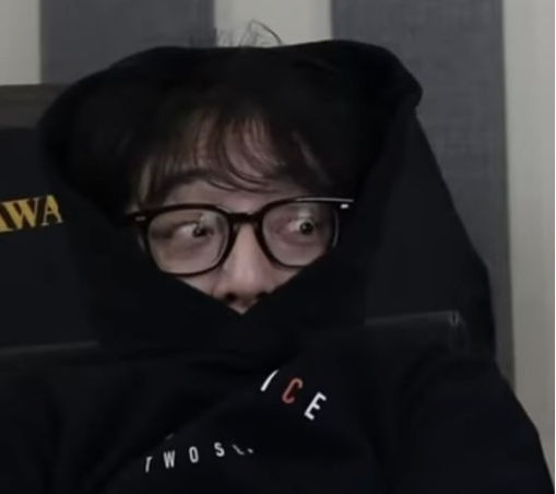 AylaSongLovesBubbleTeaAndTwoSet