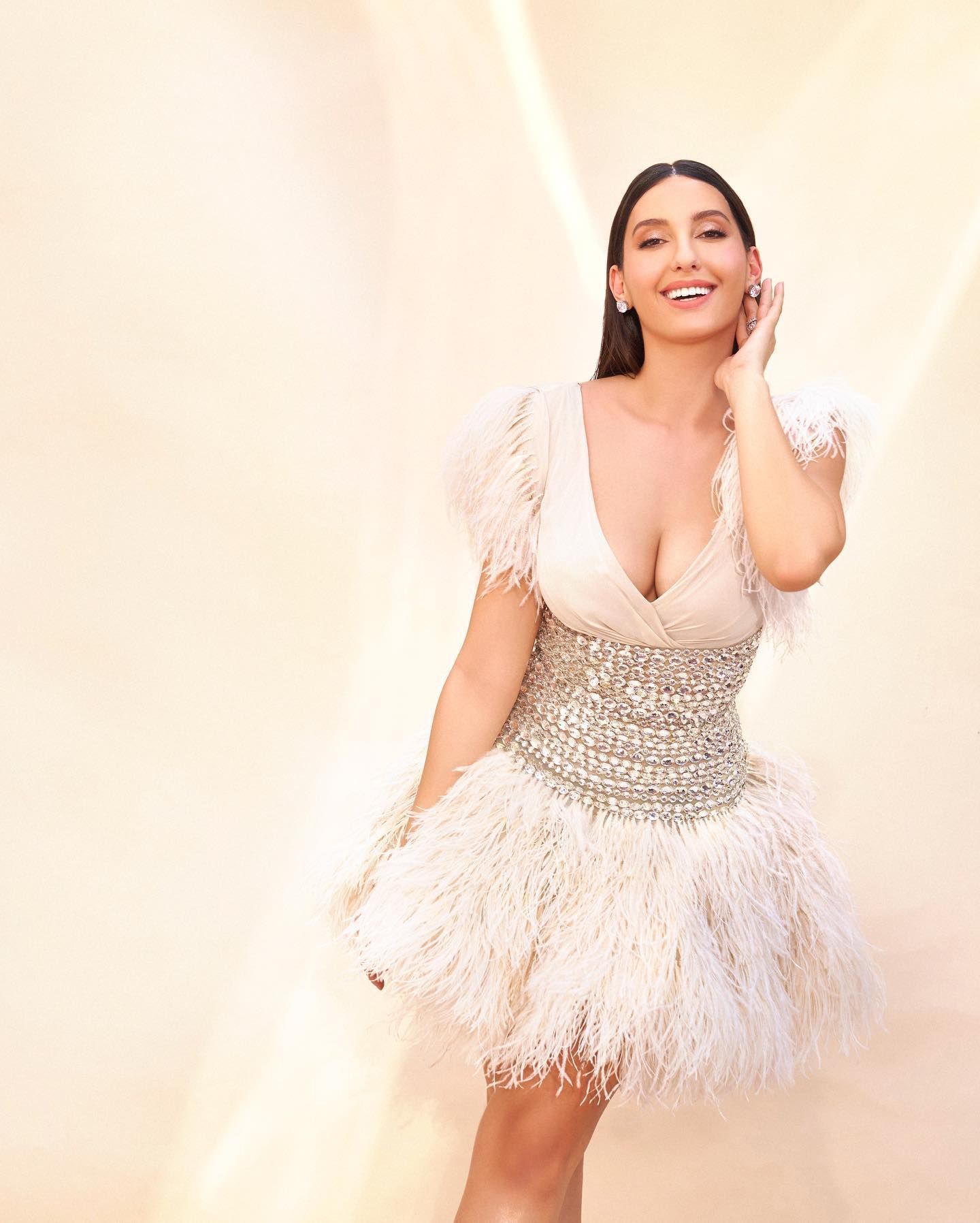 huge blond cute bikini girl  , Lennox luxe,bikini,8k resolution concept art by Greg Rutkowski dynamic lighting hyperdetailed intricately de...