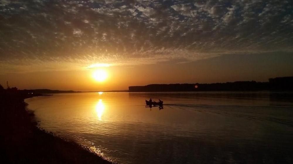 Sunset over the Danube River, wet brush , watercolour 
