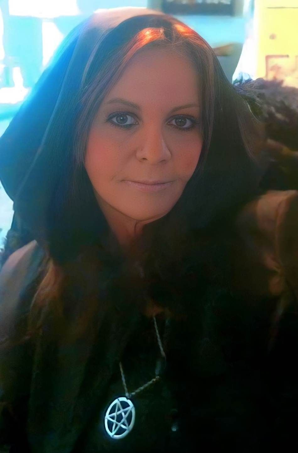 Suzanne Divine