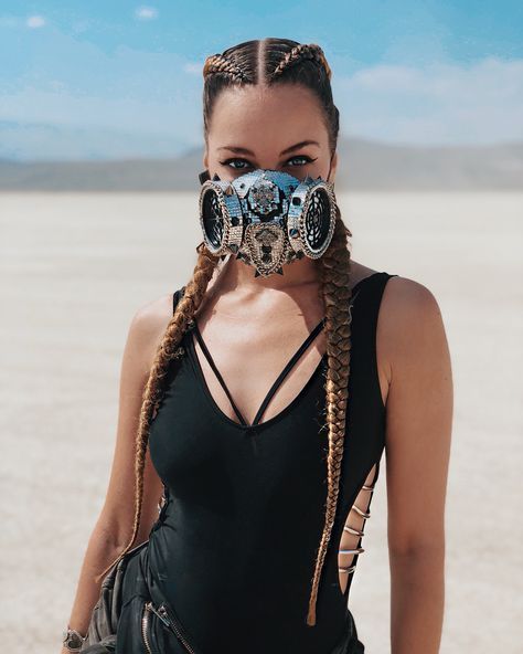 in a cyberpunk word, a muscular black spy woman with a sophisticated oxygen mask, she wears a tight black and electric blue suit with cyber...