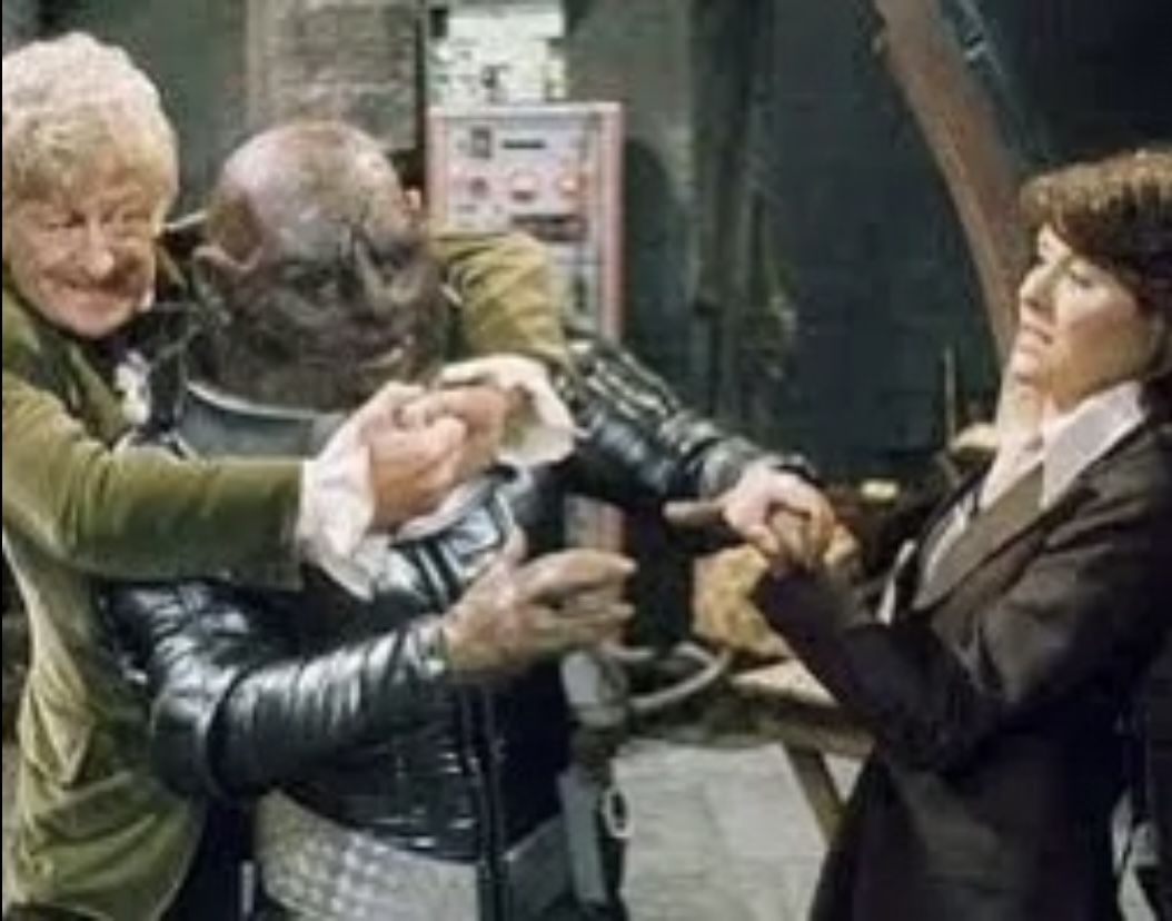 <lora:Macabre:1.0> Tom Baker as Doctor Who fights an evil Sontaran Warrior, digital art, 4k, ultra hd, beautiful, realistic, natural light,...