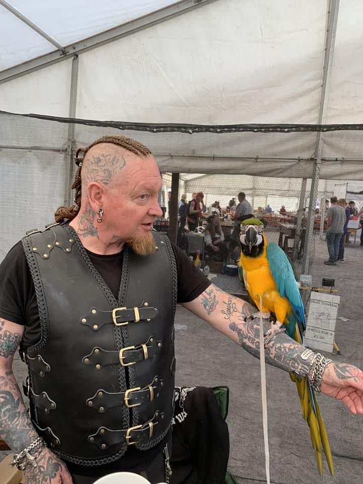 spooky siy crazy art guy