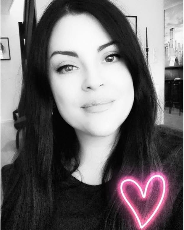 Reimagine her as Clary Fray from the Mortal Instruments books