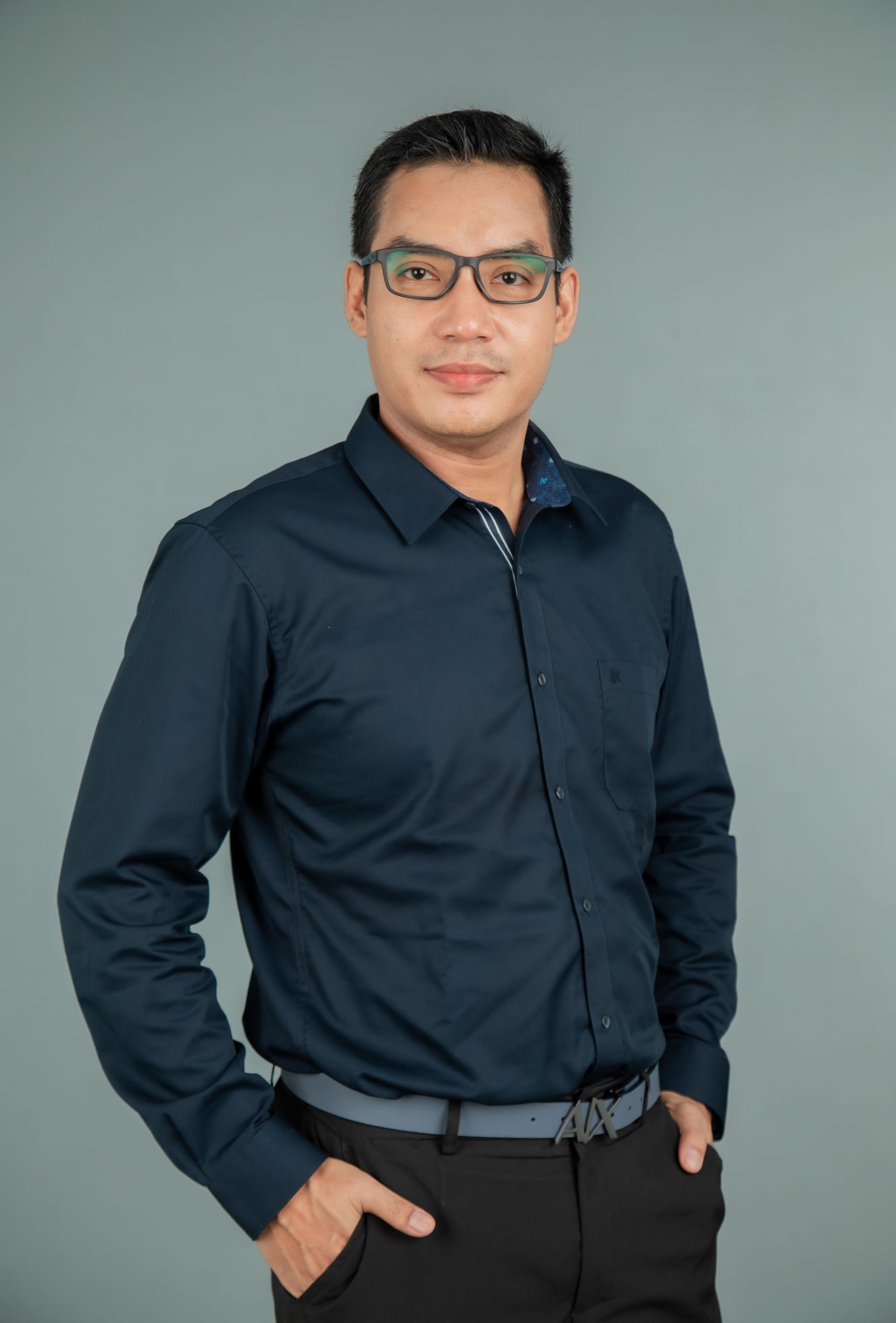 A elegant gentlemen, in a energetic looks appearance.