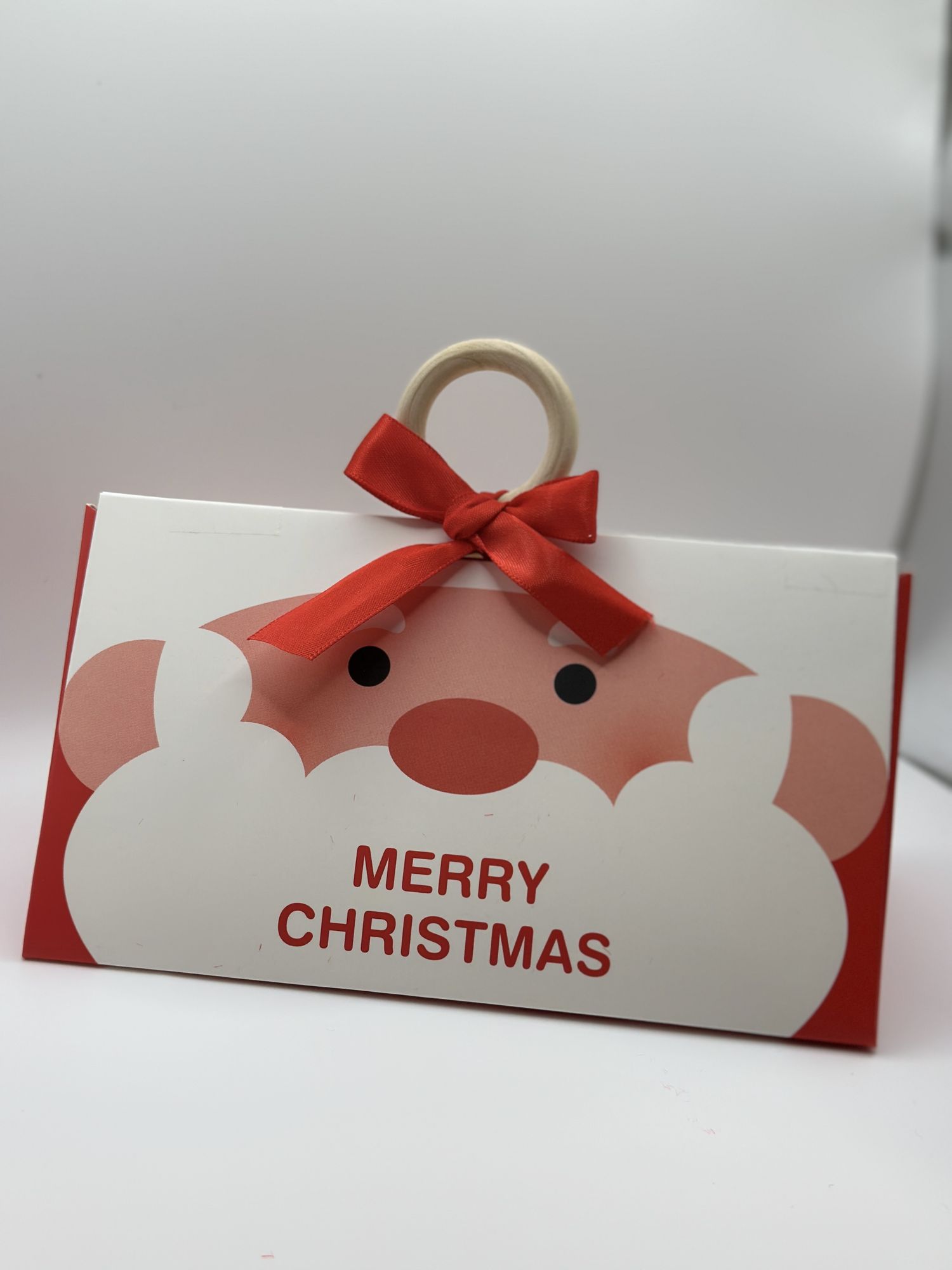 Combine them together as a " new product" poster. Make it warm and joyful gift box for this christmas
 - Start Image 1