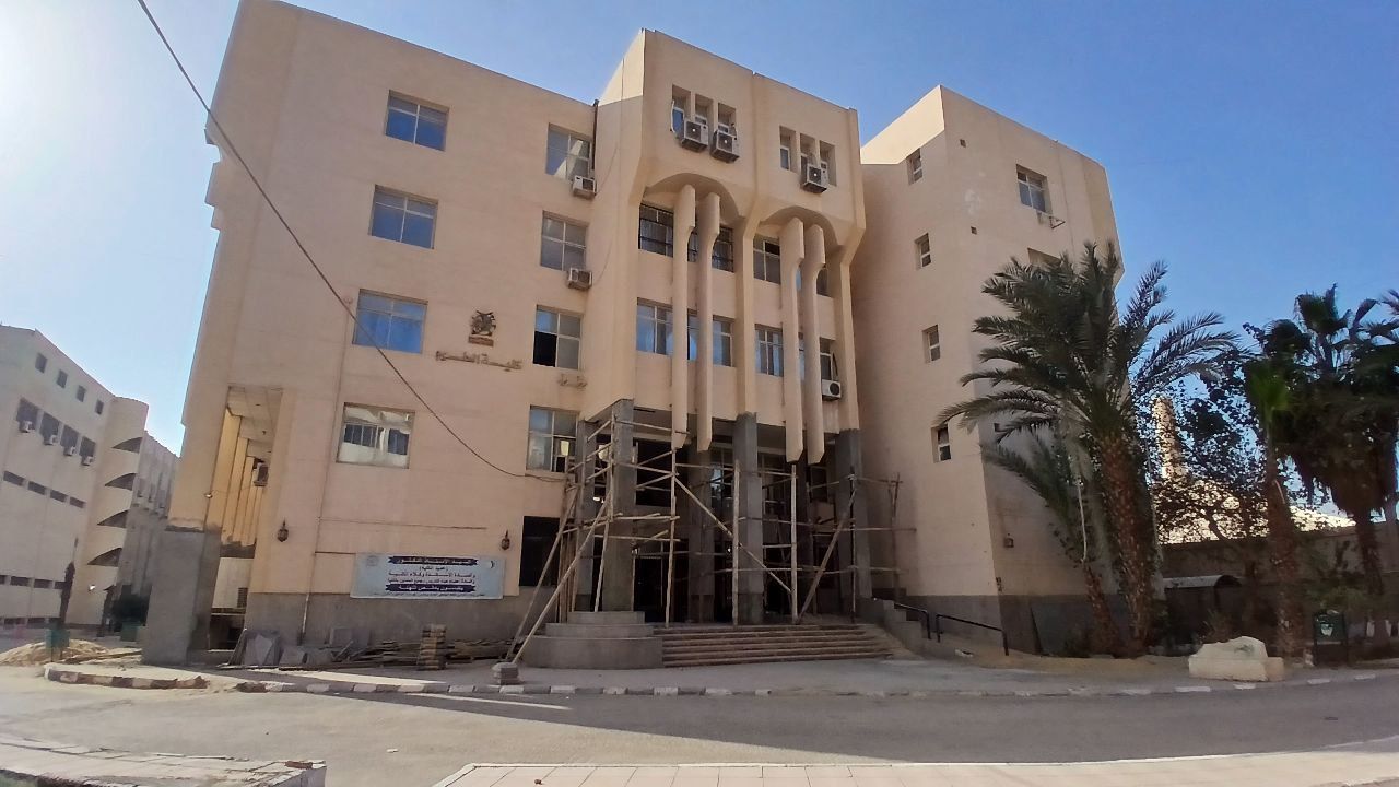 Redesign only the architectural facade of a university science faculty building in a modern Islamic style, keeping the original building mas...