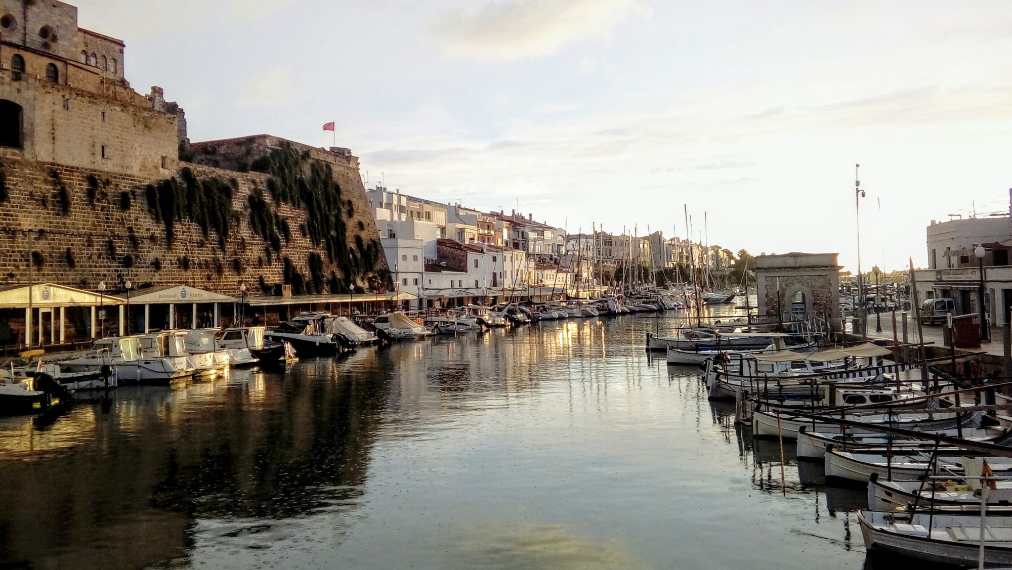 <lora:Impasto1:0.8>
Fishing port 