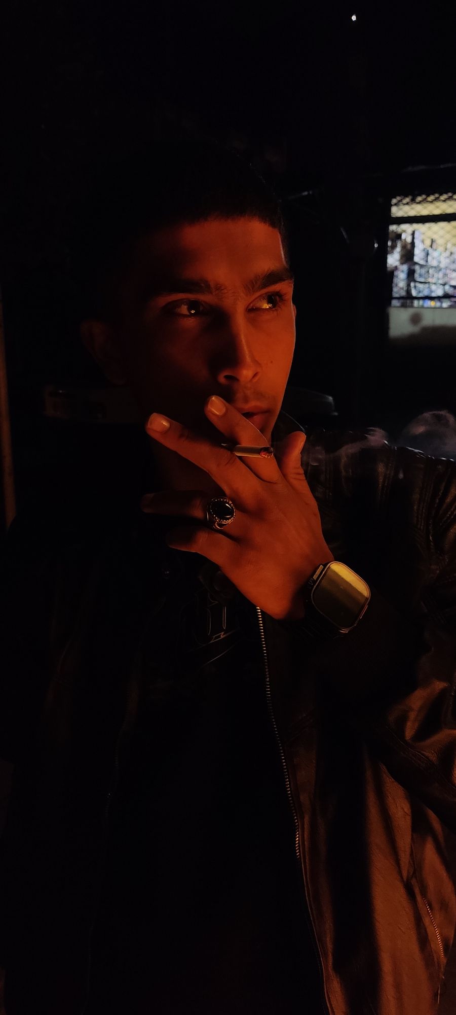 
TRANSFORM THISIMAGE
INTO
CINEMATIC,
SMOOTH ORANGE -TO-BLACK GRADIENT
HIGH-END
BACKDROP,
STUDIO-STYLE
PORTRAIT. USE
CREATING
THE
FEEL
OF
A
P...