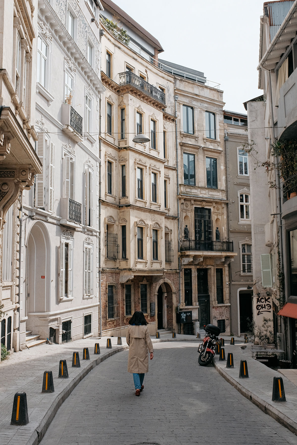 Have you ever visited gothic and uncanny Istanbul streets? Listen, they are calling for you. Heed the call of the mystery.