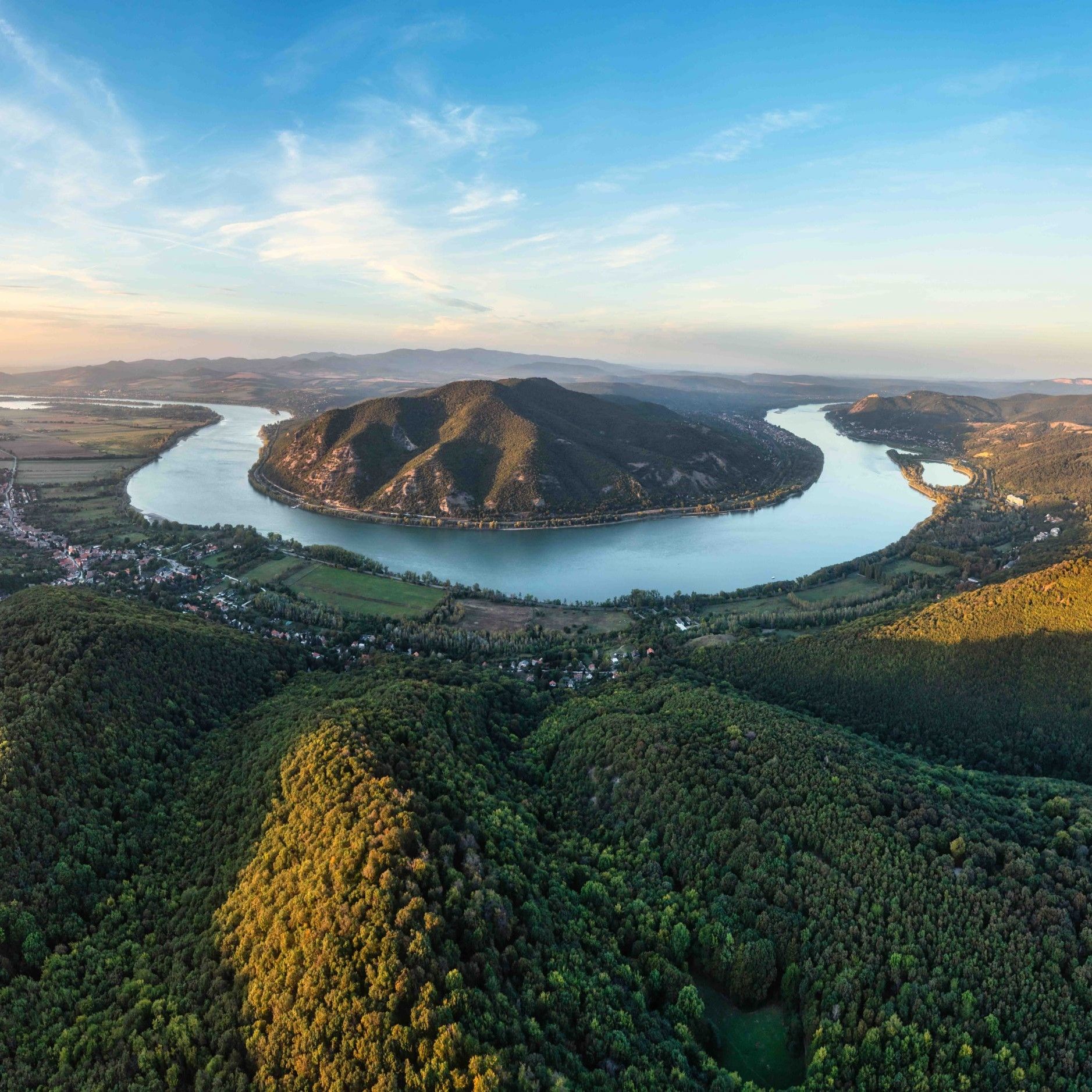 <lora:Ink Poet:1.0> not change picture