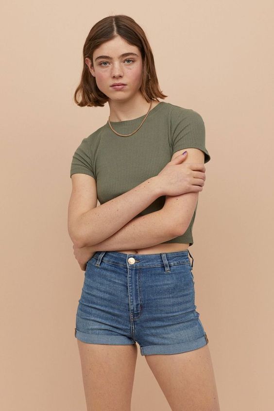 Woman and her katana in a cyberpunk cabin (controlnet)