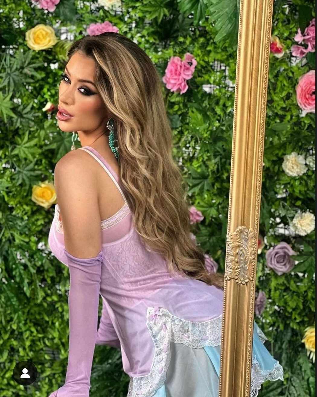 pirate tattooed girl, beautiful, smiling, white teeth pink dress with flowers,blue  hair Professional photography, bokeh, natural lighting,...